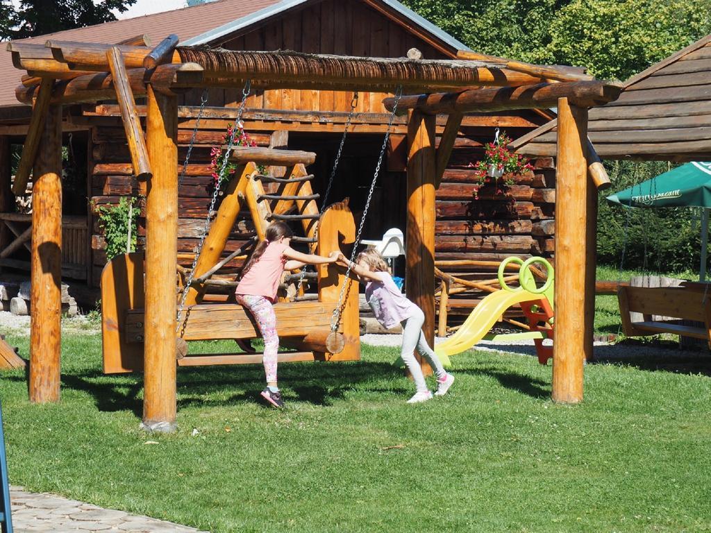 Gazdovsky Dvor B&B S Mini Wellness Besenova Bagian luar foto